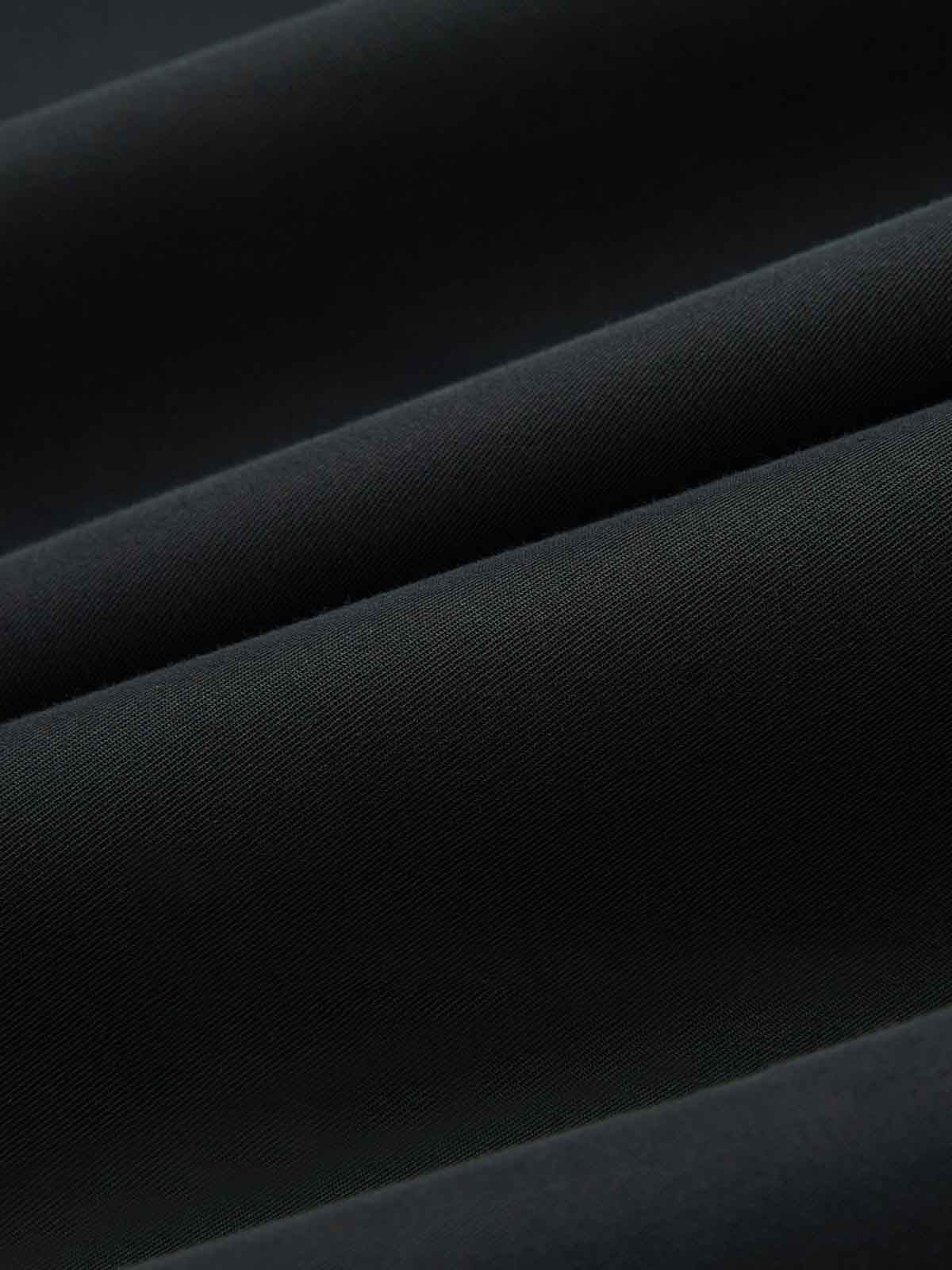 製品画像: ヴィンテージ風のワイドストレートパンツの正面展示
詳細画像: ベルトデザインと生地のディテール展示