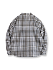 詳細画像: Gorpcoreスタイルのジッパーポケットとスラブテクスチャの生地ディテール表示
モデル画像: モデルが着用したワークウェア風アメリカンヴィンテージスタンドカラー格子シャツとデニムパンツのスタイリング