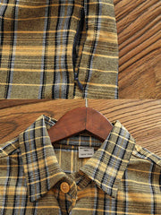 製品画像: アメリカンヴィンテージ風フランネル厚手起毛長袖ワークシャツ全体像
詳細画像: シャツのレギュラーカラーとチェック柄のディテール