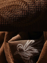 製品画像: 唐草模様の刺繍入りコーデュロイウェスタン風ヴィンテージシャツの正面画像。クラシックなウェスタンスタイルとヴィンテージ感が際立つシャツ。
詳細画像: コーデュロイ素材と刺繍のディテール特写。高級感のある刺繍とアンティーク風のディテール。