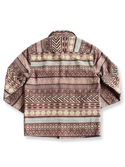 製品画像: ナバホ風色織りジャカードジャケットの正面画像。民族風のデザインが特徴的。
詳細画像: ジャカード柄とディテールの特写。鮮明な模様が際立つ画像。
