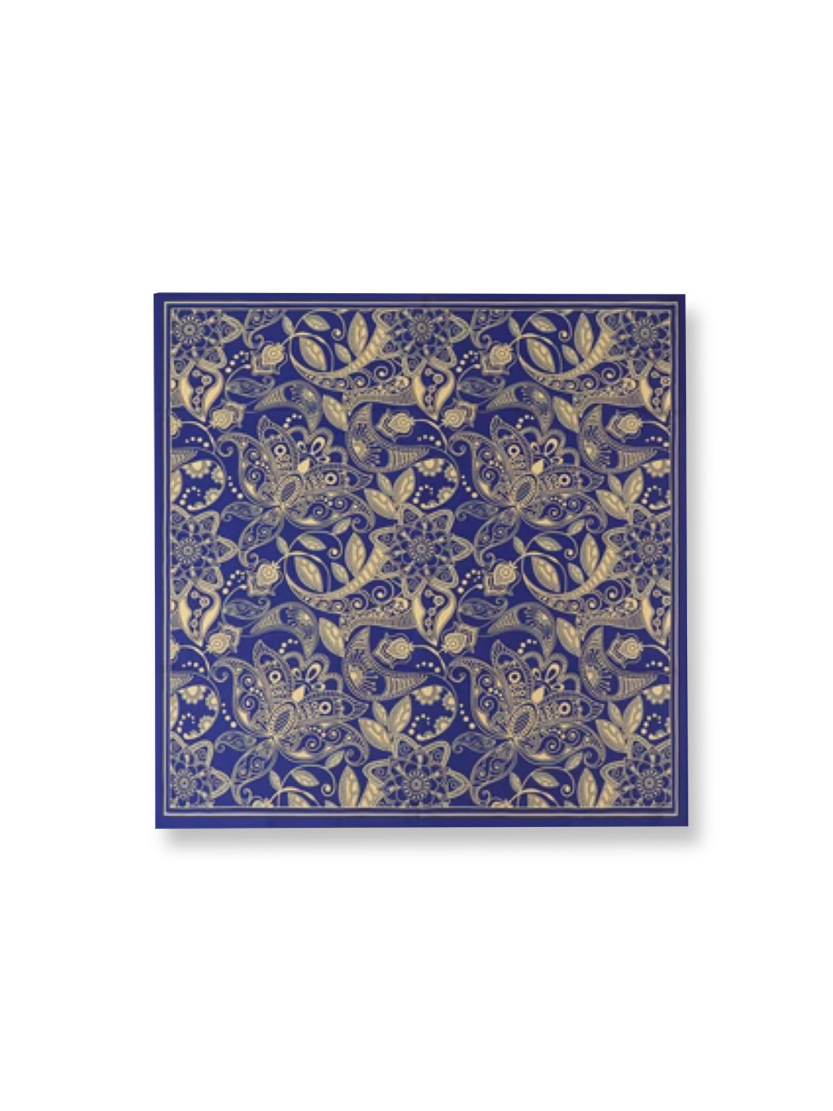 製品画像: ネイビーバンダナとインディアンコインの正面画像。高品質なポリエステル素材と精緻なデザインが一目でわかる。エレガントでありながら、デイリースタイルにも最適なアイテム。
詳細画像: インディアンコインの装飾部分のクローズアップ。民族風デザインと詳細な仕上げが際立ち、ヴィンテージ感とユニークなスタイルを強調。