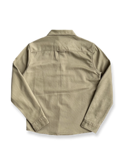 製品画像: クラシックなツイル生地の長袖ワークシャツの正面画像。100%コットン素材で作られた耐久性のあるシャツで、レトロなワークユニフォームスタイルを再現。
詳細画像: 高品質なツイル生地の長袖ワークシャツのディテール画像。細やかな縫製とコットンツイル素材の耐摩耗性が強調された画像。クラシックなワークスタイルの要素が確認できるクローズアップショット。