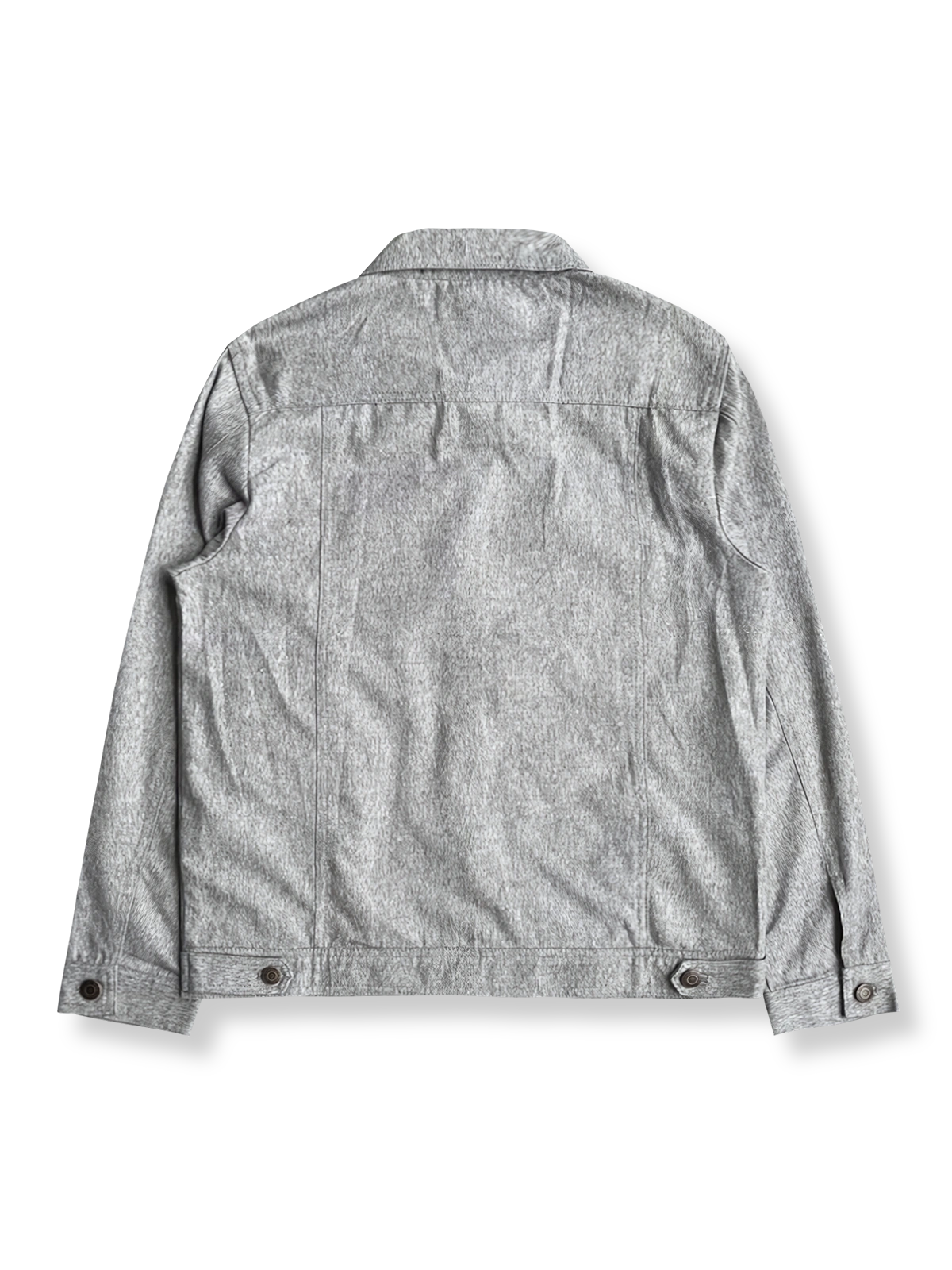 製品画像: 軽量で通気性のある起毛ワークフラップポケットジャケットのフロントビュー。フラップポケットジャケット。
詳細画像: 胸元に配置されたフラップポケットとヴィンテージ調のブロンズボタンのディテール。ヴィンテージワークジャケットの特徴。