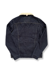 製品画像: 取り外し可能なシープウール襟付きウェスタン風デニムジャケットの全体像
詳細画像: シープウールのダブルレイヤー襟と取り外し可能なデザインのディテール