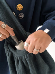 テクスチャー感 ビッグ キャパシティ ショルダーバッグの内部ディテール