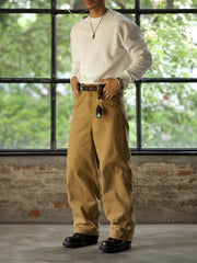 詳細画像: ワッフル生地のディテールとシルケット加工の質感を強調した特写
モデル画像: ワッフルクルーネック カジュアルTシャツを着用したモデルのカジュアルコーディネート