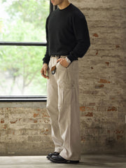 詳細画像: ワッフル生地のディテールとシルケット加工の質感を強調した特写
モデル画像: ワッフルクルーネック カジュアルTシャツを着用したモデルのカジュアルコーディネート