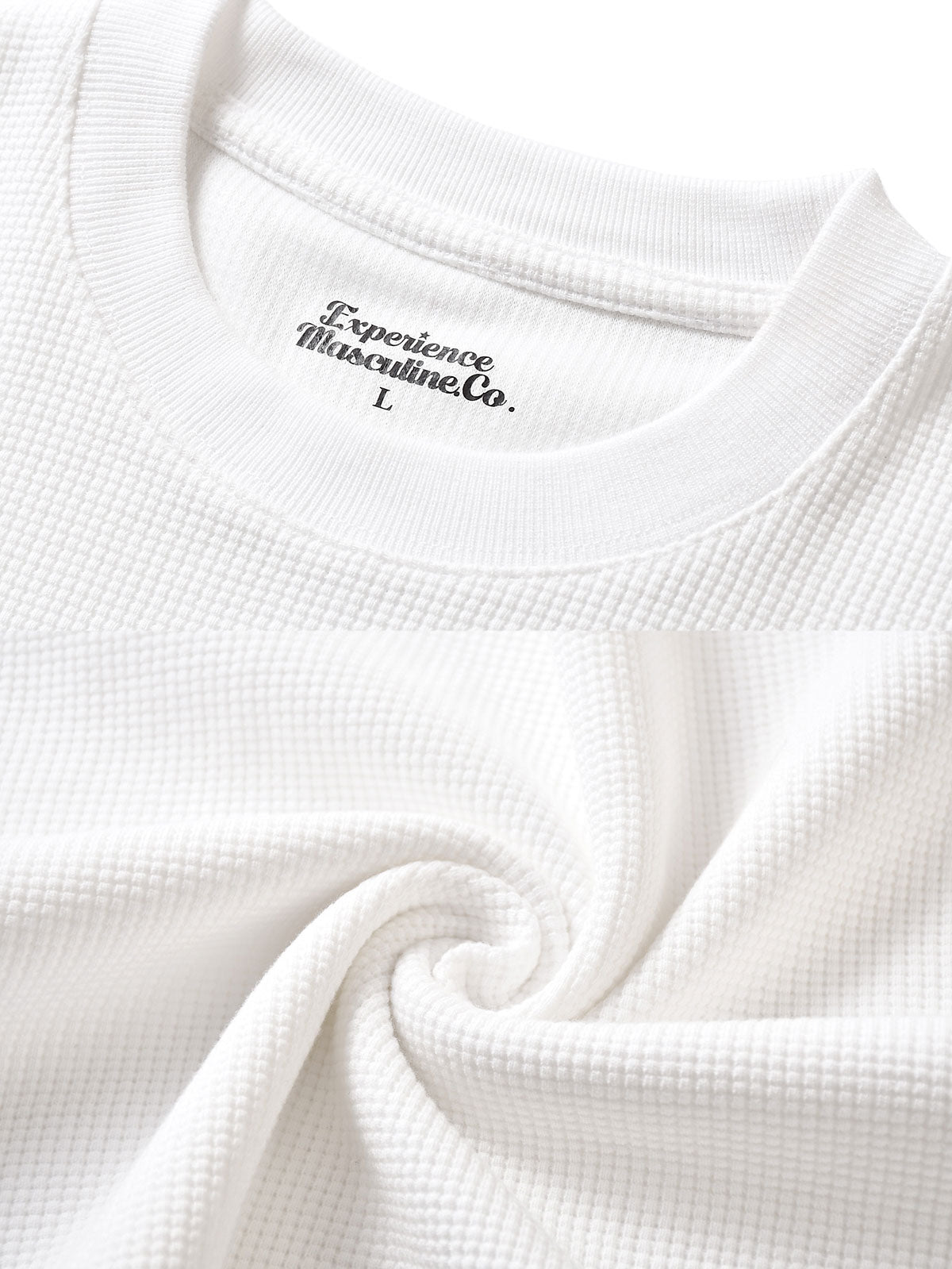 製品画像: ワッフルクルーネック カジュアルTシャツの正面ビュー
詳細画像: ワッフル生地のディテールとシルケット加工の質感を強調した特写