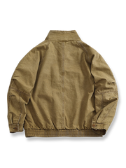 ジャケットの内側ディテールとビッグポケットデザイン