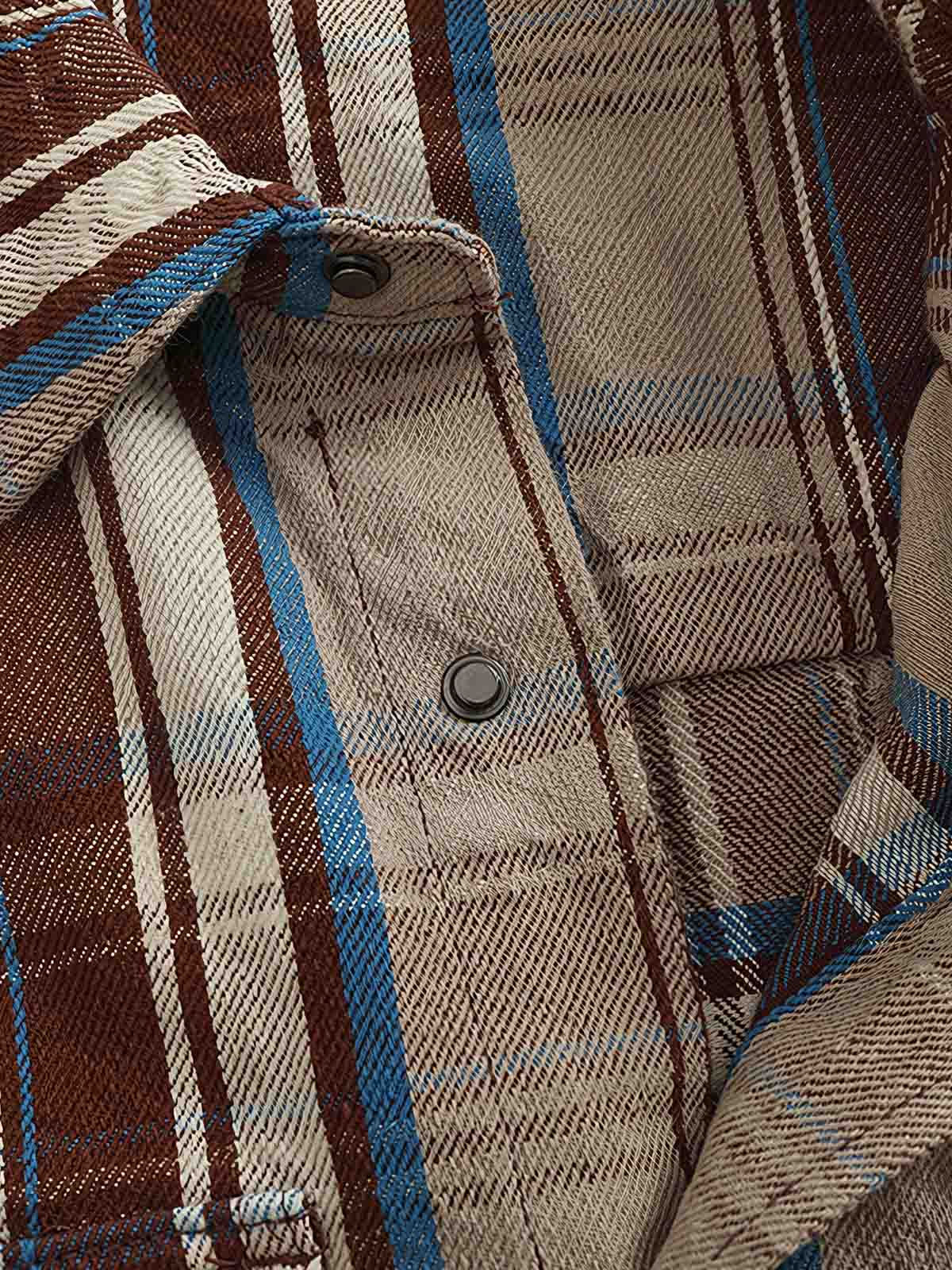 ダメージパッチと生地のクローズアップ