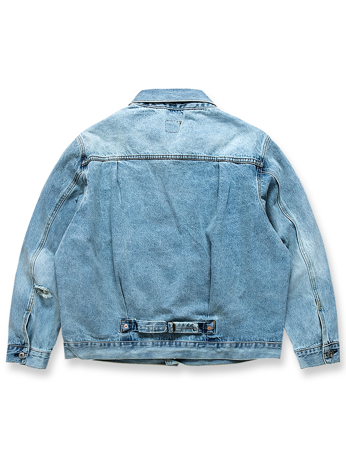 製品画像: ヴィンテージ風のダメージ加工ウォッシュドデニムジャケットの平置き画像
詳細画像: デニムジャケットのメタルボタンディテール