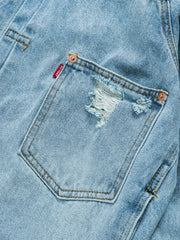 製品画像: ヴィンテージ風のダメージ加工ウォッシュドデニムジャケットの平置き画像
詳細画像: デニムジャケットのメタルボタンディテール