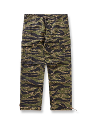 製品画像: タイガーストライプ迷彩M65カーゴパンツの平置き画像
詳細画像: カーゴパンツの多機能ポケットとタイガーストライプ迷彩のディテール画像