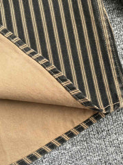 製品画像: ヴィンテージウォッシュストライプ長袖シャツの平置き画像
詳細画像: シャツの胸ポケットとストライプ柄のディテール