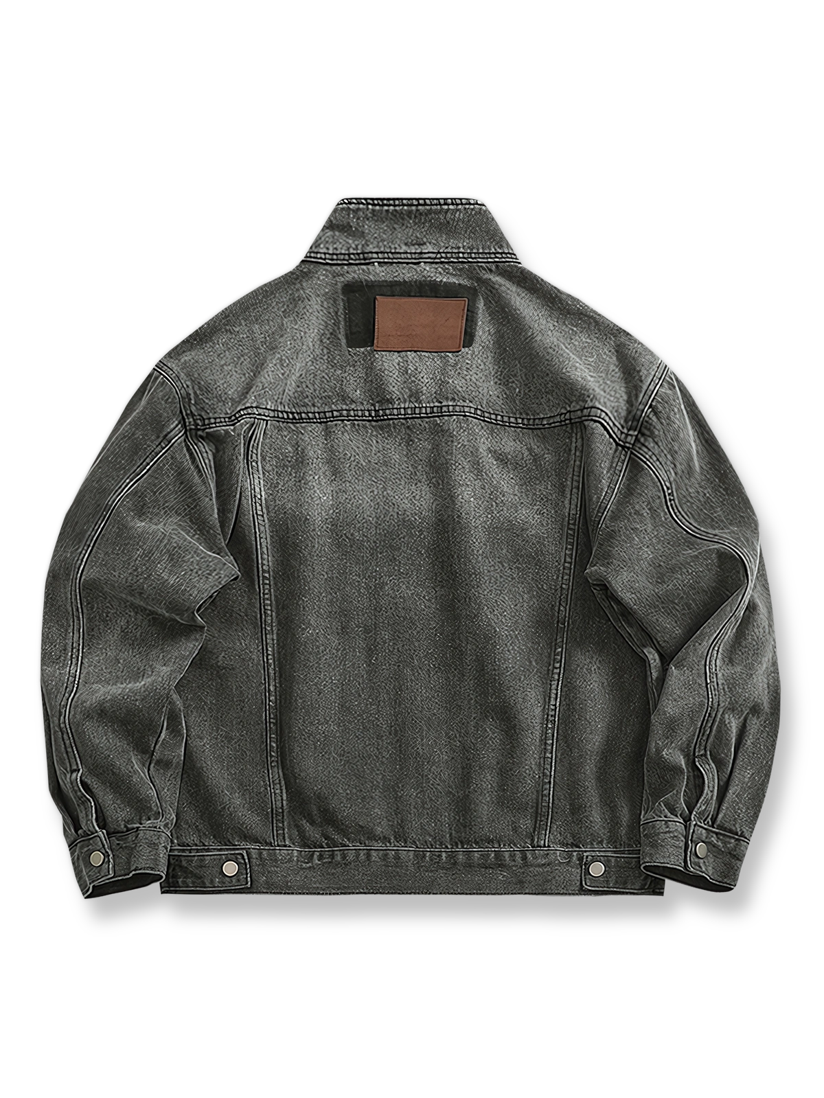 製品画像: スタンドカラーヴィンテージウォッシュデニムジャケット正面展示
詳細画像: 胸前のワークポケットとスタンドカラーデザインの詳細