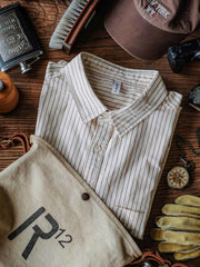 細ストライプ 長袖シャツ