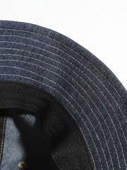 デニム素材と6パネル構造のディテール画像