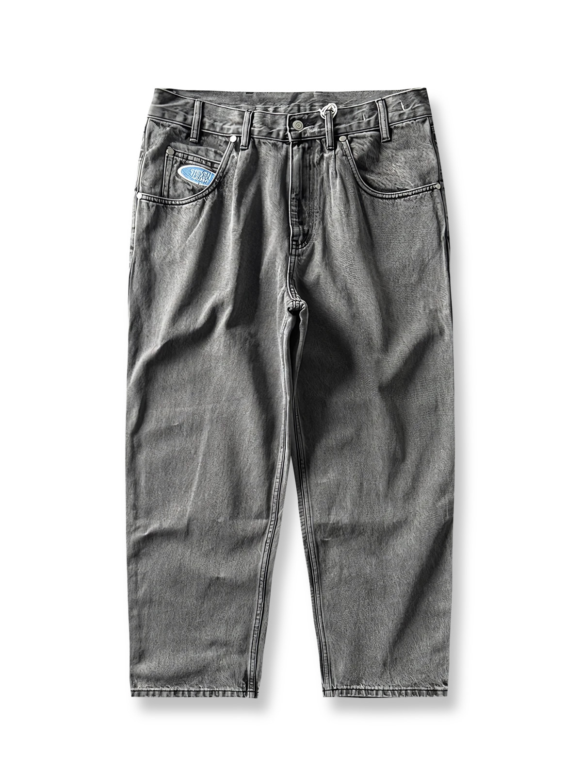 製品画像: 刺繍デザインが特徴のテーパードシルエットデニムパンツ全体画像
詳細画像: ポケット部分の刺繍ディテールとクラシックデニムブルーの生地