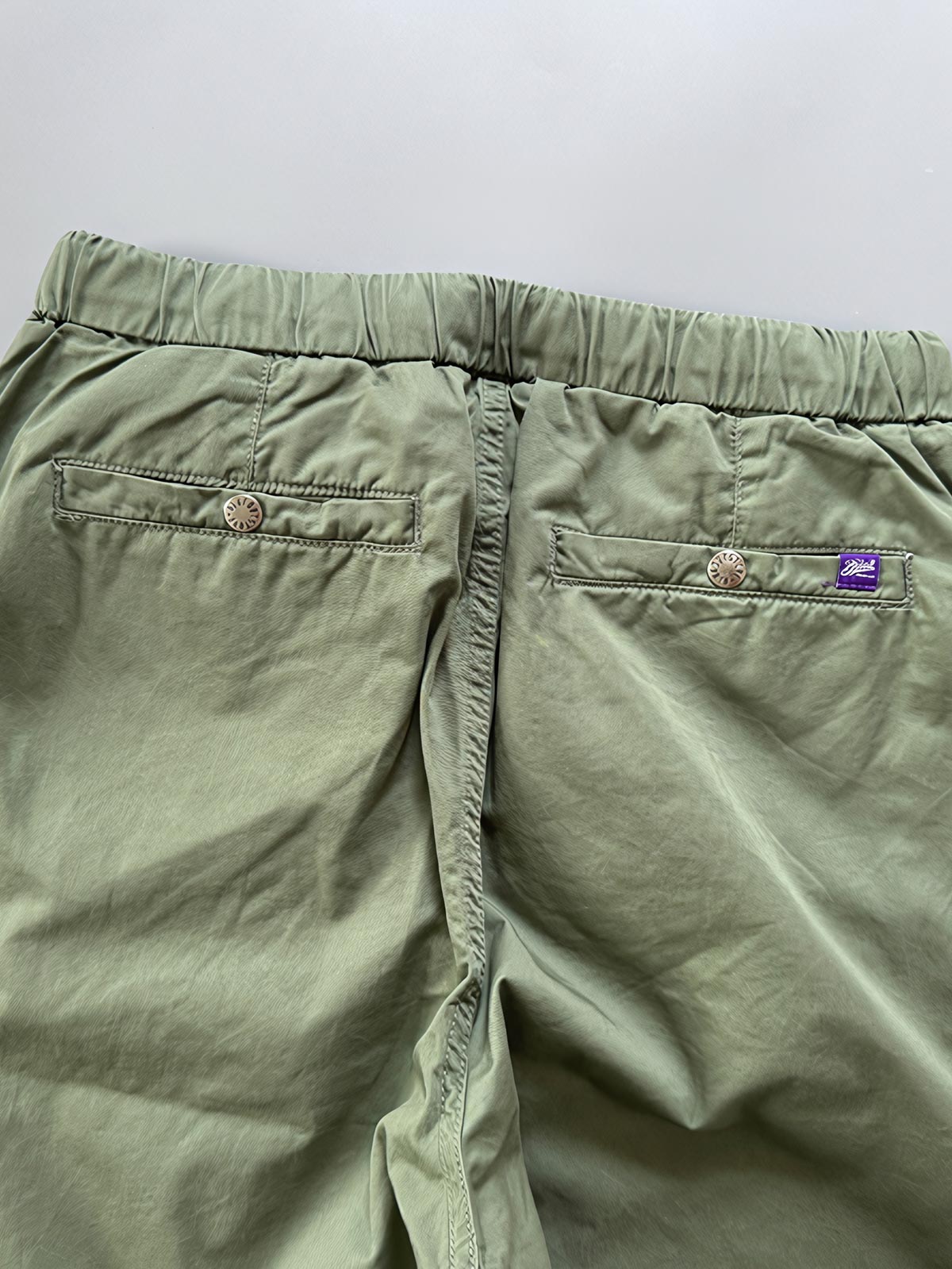 プリントポケットとウエストストラップ ディテール画像