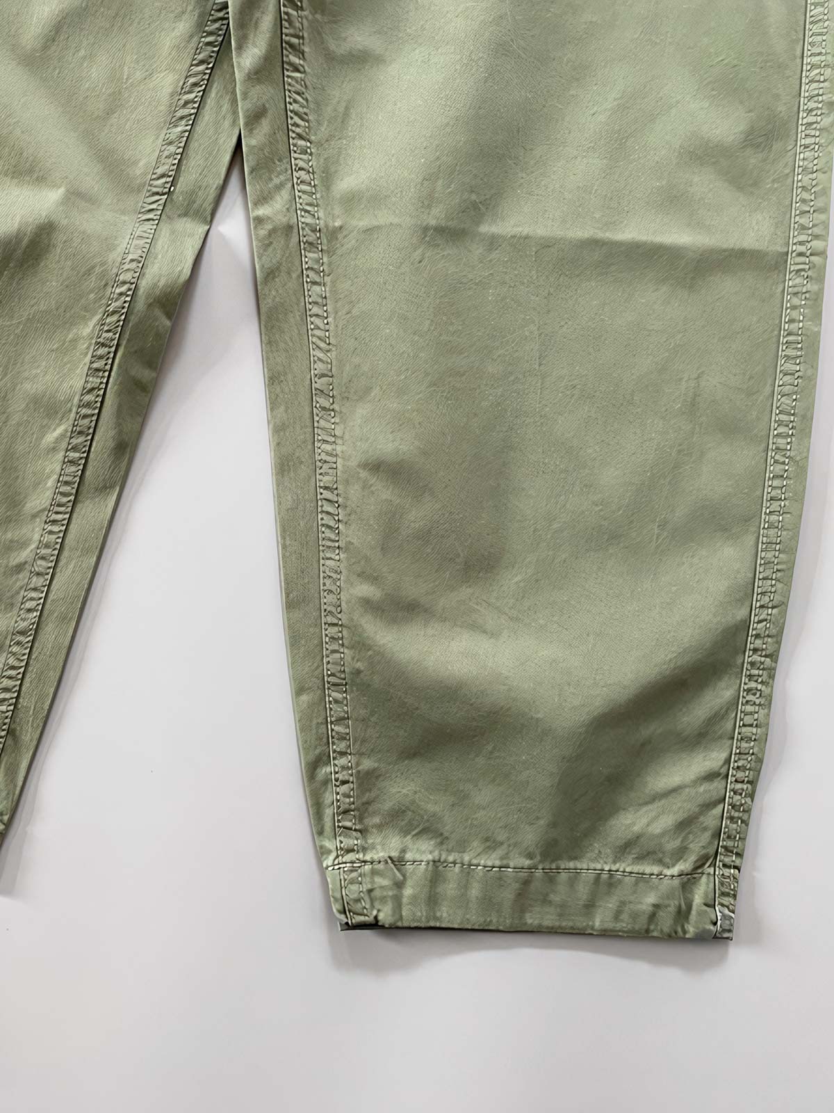 プリントポケットとウエストストラップ ディテール画像