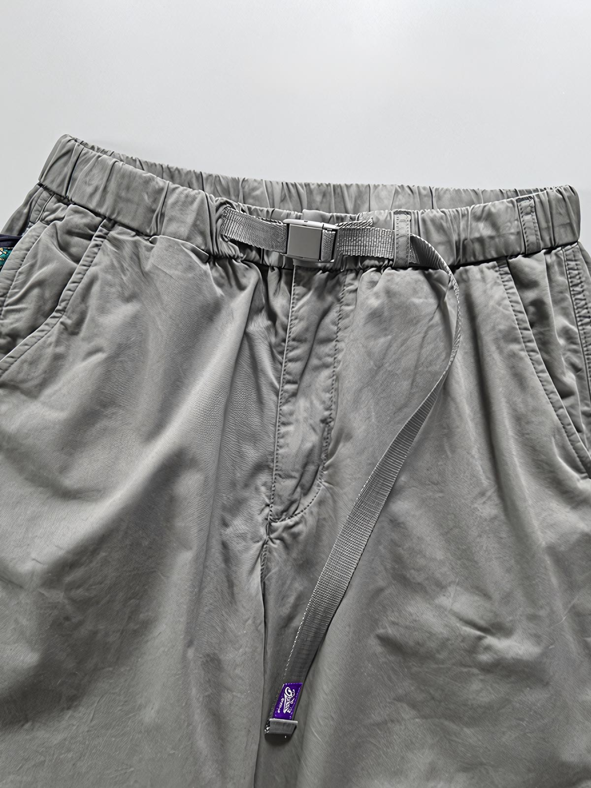 プリントポケットとウエストストラップ ディテール画像