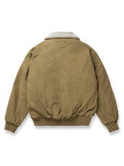 製品画像:フェイクボア襟付き取り外し可能なワークコートの正面展示。ヴィンテージワークスタイルのコート。
詳細画像:取り外し可能なフェイクボア襟とジッパーのディテール。デザインと実用性を兼ね備えたディテール。