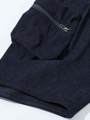 製品画像:コーデュロイ配色タイ付きはんてん風アウターの正面展示。ヴィンテージ感あふれるデザインが特徴。
詳細画像:襟元と袖口の配色デザインとタイ付きディテール。シンプルかつ個性的なデザイン。