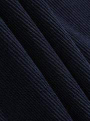 製品画像:コーデュロイ配色タイ付きはんてん風アウターの正面展示。ヴィンテージ感あふれるデザインが特徴。
詳細画像:襟元と袖口の配色デザインとタイ付きディテール。シンプルかつ個性的なデザイン。