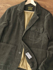 製品画像: "ヘビーコーデュロイレトロブレザージャケットの正面ビュー、アメカジ風のデザイン"
詳細画像: "三つのポケットデザインとコーデュロイのディテール、ウォッシュ加工の風合い"