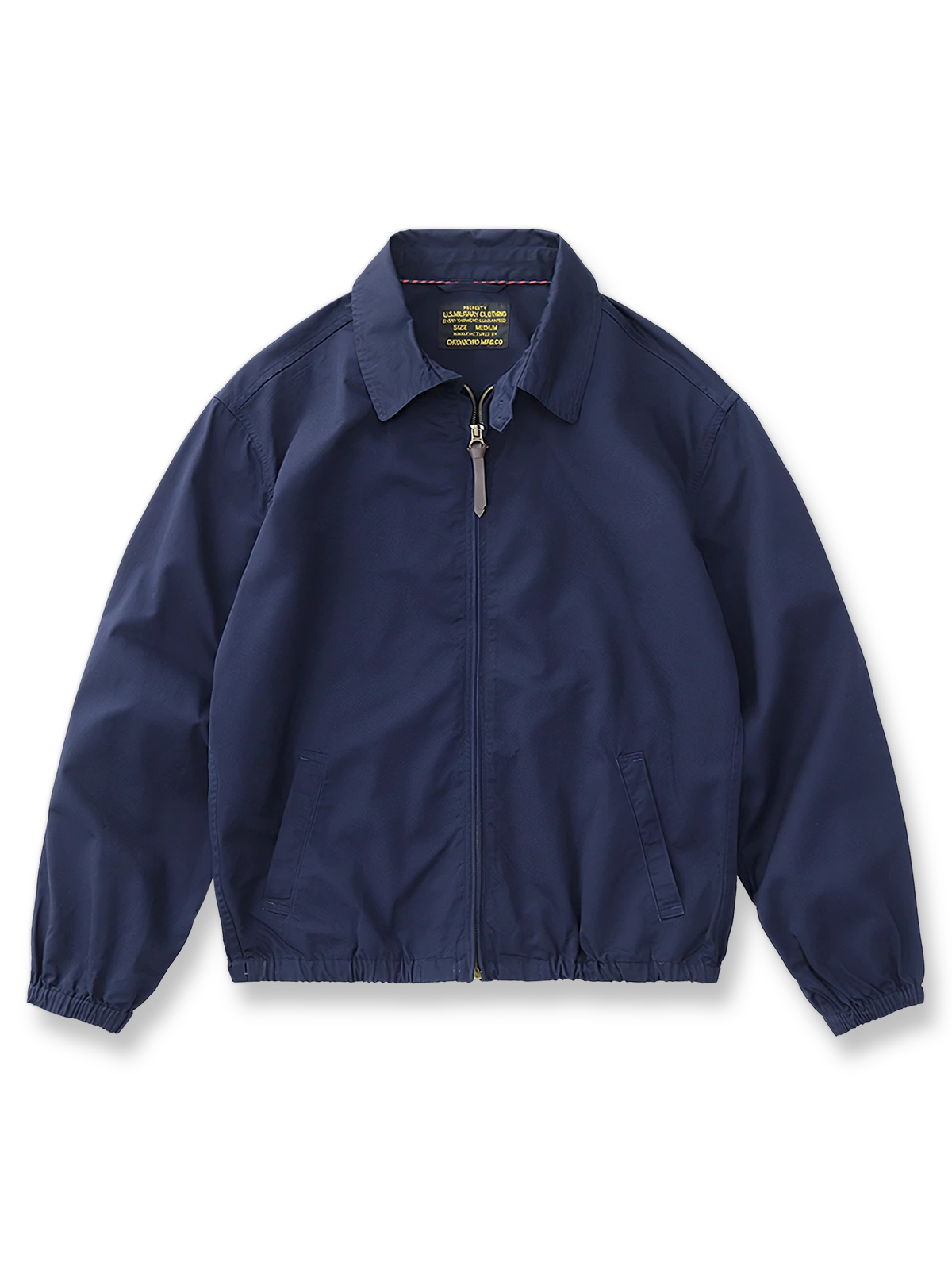 製品画像: クラシックBayportデザイン ハリントンジャケット 正面、シンプルで上品なスタイル
詳細画像: TALONジッパーと防風リブのディテール、エレガントなデザイン