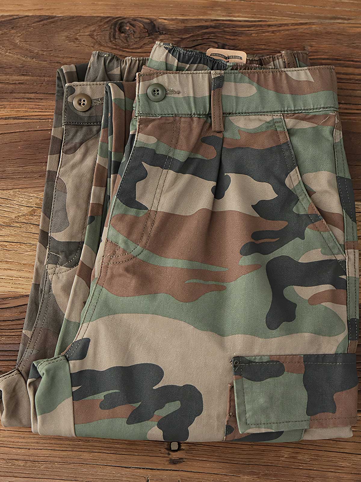 製品画像: アメリカンレトロ風 迷彩 六つポケット ヴィンテージ ウォッシュ カーゴパンツ 正面
詳細画像: カーゴポケットとYKKジッパー ディテール