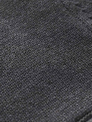 製品画像: レトロ四つポケットVネックニットカーディガンの全体図、厚手の保温性が特徴
詳細画像: Vネックと四つポケットのディテール、ニットの質感とウォッシュ加工の仕上がり