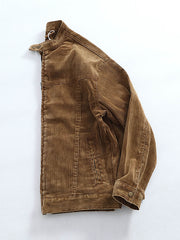 製品画像: ヨーロピアン&アメリカンヴィンテージ風コーデュロイバイカージャケットのフロントビュー。タフなバイカーカラーデザインとウォッシュ加工が魅力
詳細画像: バイカーカラーとジッパーデザインのディテール。ヴィンテージ感を引き立てる斜めポケット付き