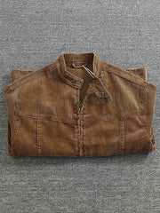 製品画像: ヨーロピアン&アメリカンヴィンテージ風コーデュロイバイカージャケットのフロントビュー。タフなバイカーカラーデザインとウォッシュ加工が魅力
詳細画像: バイカーカラーとジッパーデザインのディテール。ヴィンテージ感を引き立てる斜めポケット付き