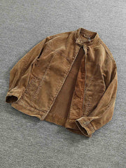 製品画像: ヨーロピアン&アメリカンヴィンテージ風コーデュロイバイカージャケットのフロントビュー。タフなバイカーカラーデザインとウォッシュ加工が魅力
詳細画像: バイカーカラーとジッパーデザインのディテール。ヴィンテージ感を引き立てる斜めポケット付き