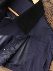 製品画像: コーデュロイ襟 オーバーサイズ ワーク ジャケット 正面、レトロ風デザイン、春秋カジュアルスタイル
詳細画像: 背面のアクションプリーツとボタンフロントのディテール、ワークテイスト、シワになりにくい高密度生地