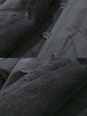 製品画像: リバーシブル厚手コーラルフリースヴィンテージワークコート全体表示。コットン表地とコーラルフリース裏地の組み合わせで、保温性とスタイルを両立したデザイン。
詳細画像: スタンドカラーとフリース裏地のディテール表示。すっきりとしたシルエットと柔らかいフリース素材が特徴。