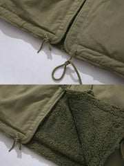 製品画像: リバーシブル厚手コーラルフリースヴィンテージワークコート全体表示。コットン表地とコーラルフリース裏地の組み合わせで、保温性とスタイルを両立したデザイン。
詳細画像: スタンドカラーとフリース裏地のディテール表示。すっきりとしたシルエットと柔らかいフリース素材が特徴。