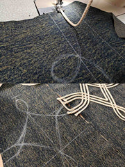 製品画像: ヴィンテージウォッシュ民族パイピング刺繍フライトジャケット全体展示。民族風のデザインとゆったりシルエットが特徴。
詳細画像: 前身のパイピング刺繍とヴィンテージ氷紋模様のディテール展示。立体的な刺繍と洗練された模様が融合したデザイン。