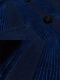 製品画像: 藍染めストライプのコーデュロイスタンドカラージャケット全体像。民族風パッチワークデザインで、太畝のコーデュロイが秋冬に適した温かみを表現。
詳細画像: 藍染めストライプと多機能ポケットのディテール画像。ダイヤ柄キルティング加工の中綿が見える耐久性と保温性の高い仕上がり。