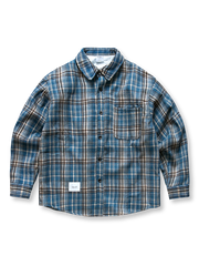 製品画像: ヴィンテージチェック柄裏起毛シャツ全体表示。温かみのある小粋なチェック柄で、ゆったりしたシルエットが特徴の秋冬シャツ。
詳細画像: 裏起毛のディテール画像。柔らかな質感が伝わるデザインで、快適な着心地と保温性が実感できる仕上がり。