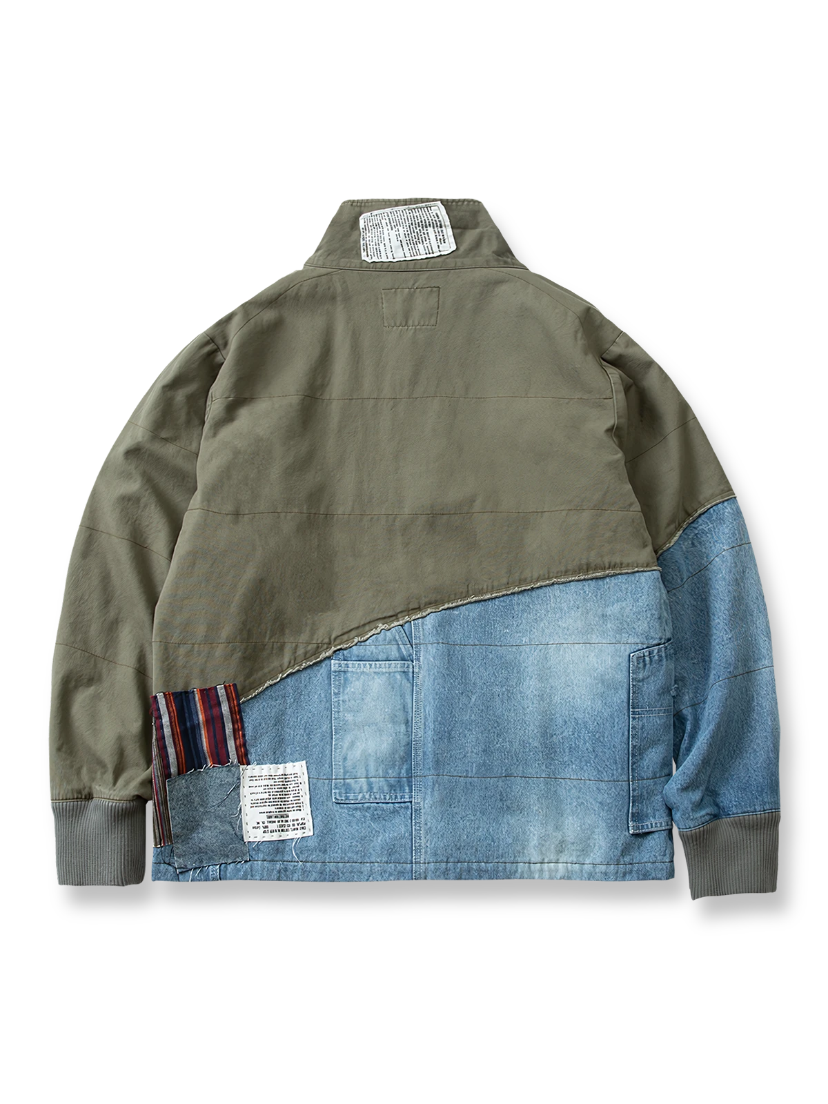 製品画像: マルチ素材のパッチワークワークジャケットの全体展示。個性的な解構デザインとスタンドカラーが特徴で、耐久性とスタイルを兼ね備えたヴィンテージ風ジャケット。
詳細画像: ジャケットのパッチワークと解構デザインのディテール。多素材のコンビネーションと精巧な仕上げが施され、トレンドを意識したワークスタイルを表現。