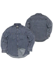 製品画像:
アメリカンウェスタン風ストライプウォッシュデニムシャツの全体展示。ヴィンテージ風デザイン、耐久性のある12オンスデニムを使用したシャツ。
詳細画像:
ウォッシュ加工されたストライプ柄とカスタムメイドの実木ボタンのディテール。ヴィンテージ風デザインの細部に注目。