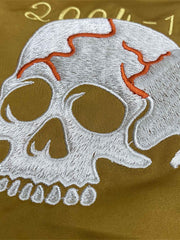 製品画像: リバーシブル 横須賀 富士山と鬼若丸刺繍 ジャケット全体画像、日本の伝統を感じさせる刺繍デザイン
詳細画像: 富士山と鬼若丸の刺繍ディテール、横須賀刺繍の高度な技法と精巧なデザイン