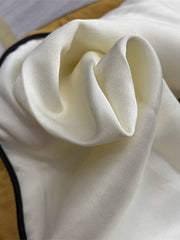 製品画像: リバーシブル シルク刺繍 横須賀 和柄タトゥーアートのシンガーとテッドマン ジャケットの全体画像、日本文化と個性の融合デザイン
詳細画像: 和柄タトゥーアートのシンガーとテッドマン(幸運の赤鬼)の刺繍ディテール、横須賀刺繍の精緻な美しさ