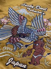 製品画像: リバーシブル シルク刺繍 横須賀 和柄タトゥーアートのシンガーとテッドマン ジャケットの全体画像、日本文化と個性の融合デザイン
詳細画像: 和柄タトゥーアートのシンガーとテッドマン(幸運の赤鬼)の刺繍ディテール、横須賀刺繍の精緻な美しさ