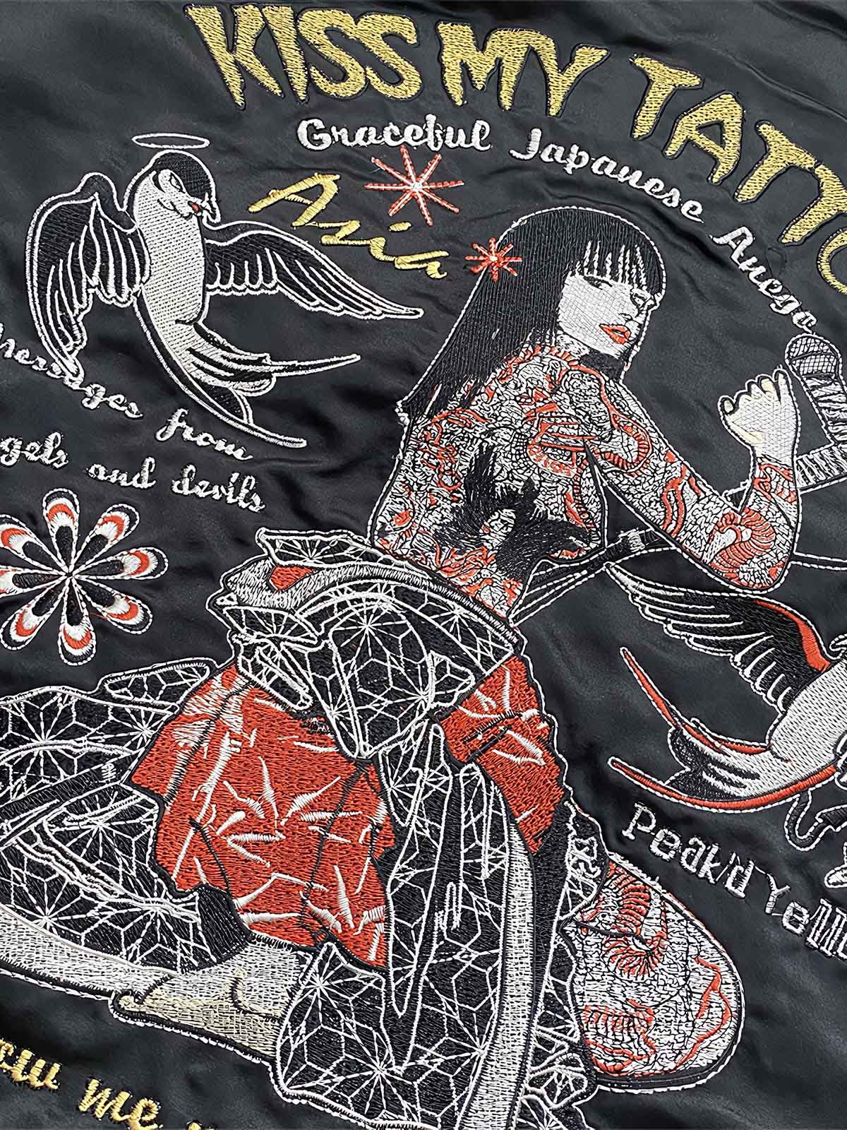 製品画像: リバーシブル シルク刺繍 横須賀 和柄タトゥーアートのシンガーとテッドマン ジャケットの全体画像、日本文化と個性の融合デザイン
詳細画像: 和柄タトゥーアートのシンガーとテッドマン(幸運の赤鬼)の刺繍ディテール、横須賀刺繍の精緻な美しさ