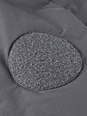 製品画像: アメリカンヴィンテージ リバーシブル ベースボールジャケットの全体画像、面ファスナー付き空軍ワッペンとスカル&コイン刺繍が特徴の個性的デザイン
詳細画像: 背面に施されたスカルとコインの刺繍ディテール、面ファスナー付き空軍ベースボールワッペンの特写、高耐久ポリエステルと柔らかなレーヨン素材