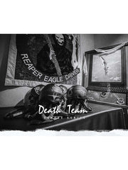 製品画像: アメリカンヴィンテージ リバーシブル ベースボールジャケットの全体画像、面ファスナー付き空軍ワッペンとスカル&コイン刺繍が特徴の個性的デザイン
詳細画像: 背面に施されたスカルとコインの刺繍ディテール、面ファスナー付き空軍ベースボールワッペンの特写、高耐久ポリエステルと柔らかなレーヨン素材